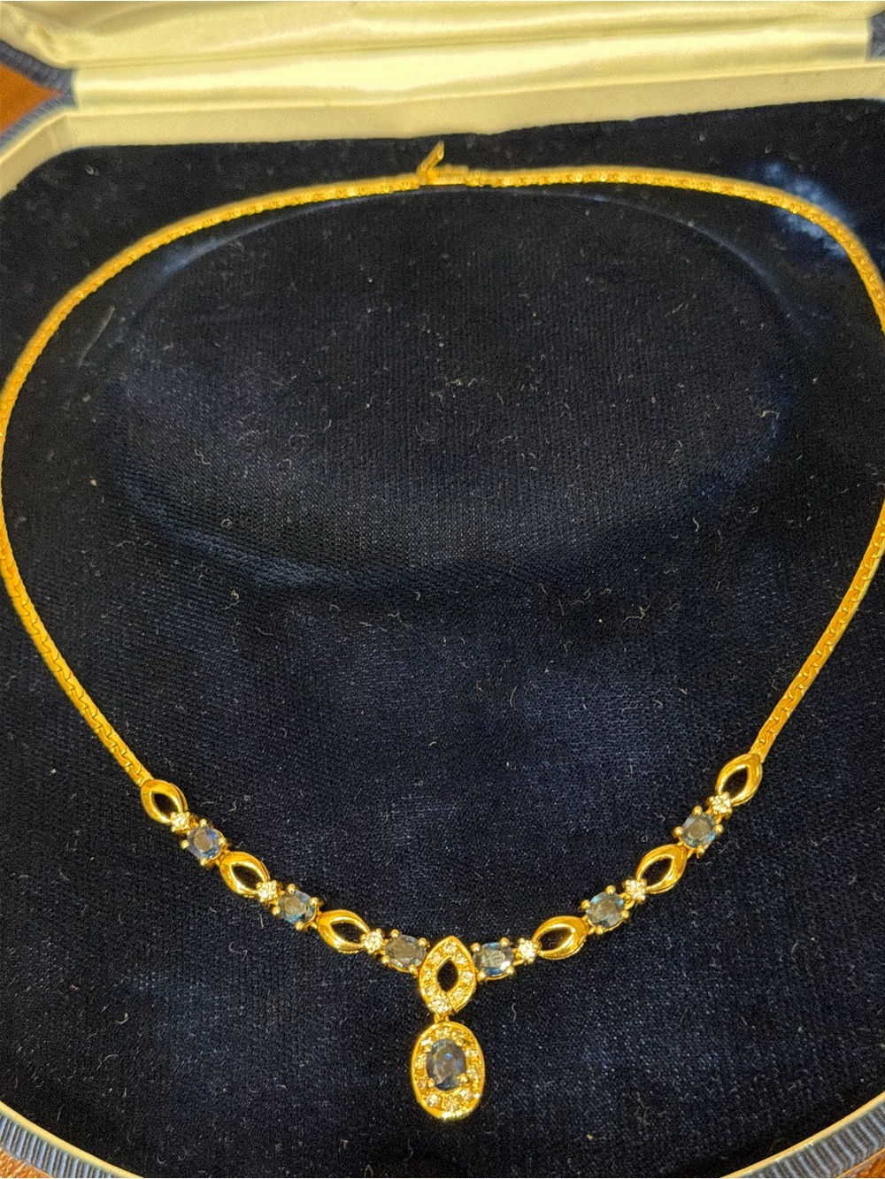 Vintage 14k yellow gold ladies Sapphire and Diamonds Necklace